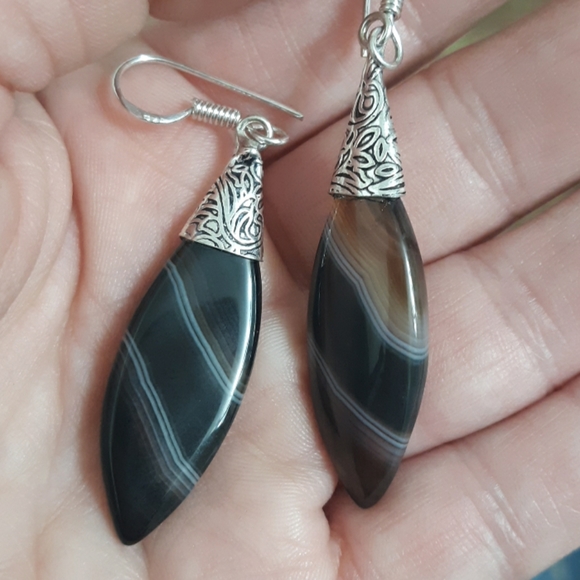 New Banded Black Onyx Silver Earrings. - Picture 4 of 6